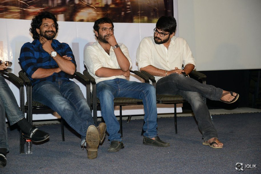 Kshanam-Movie-First-Look-Launch